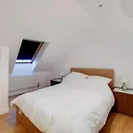 Tower Hill Beautiful Apartment